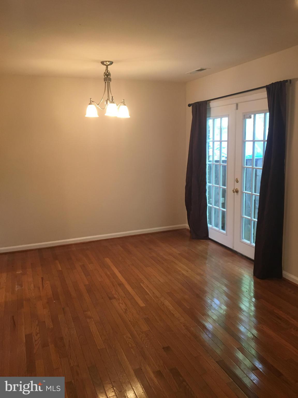 WILLIAMSTOWN - Residential