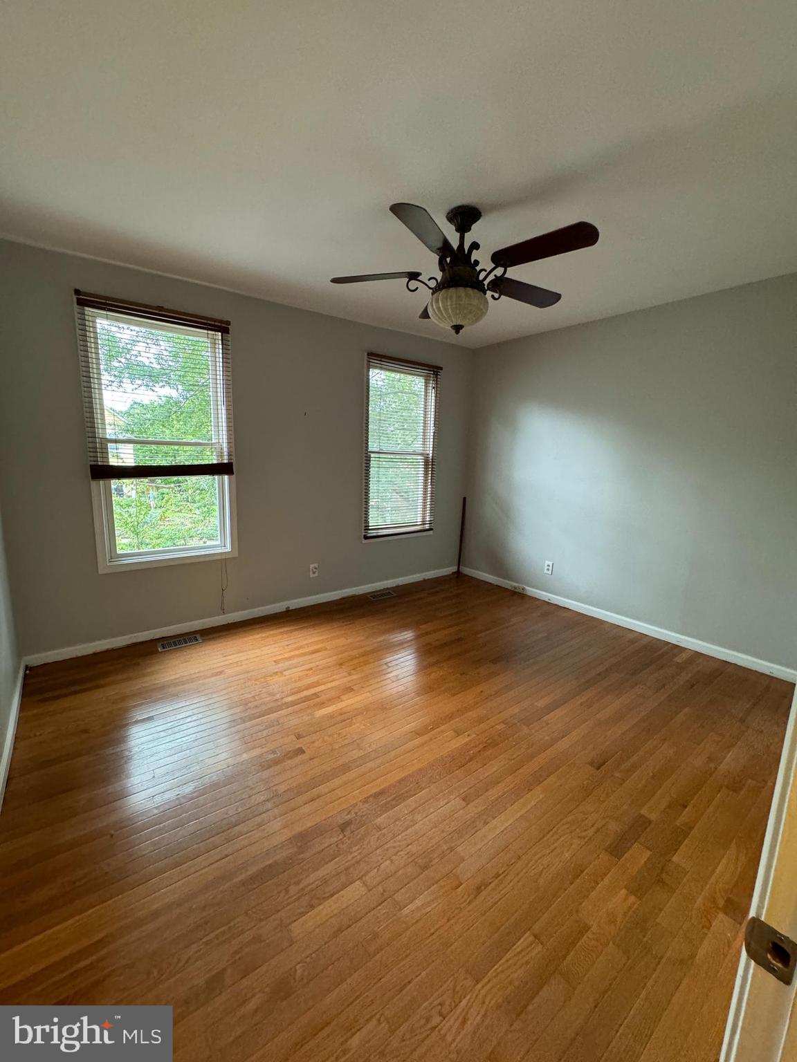 MOUNT RAINIER - Residential Lease