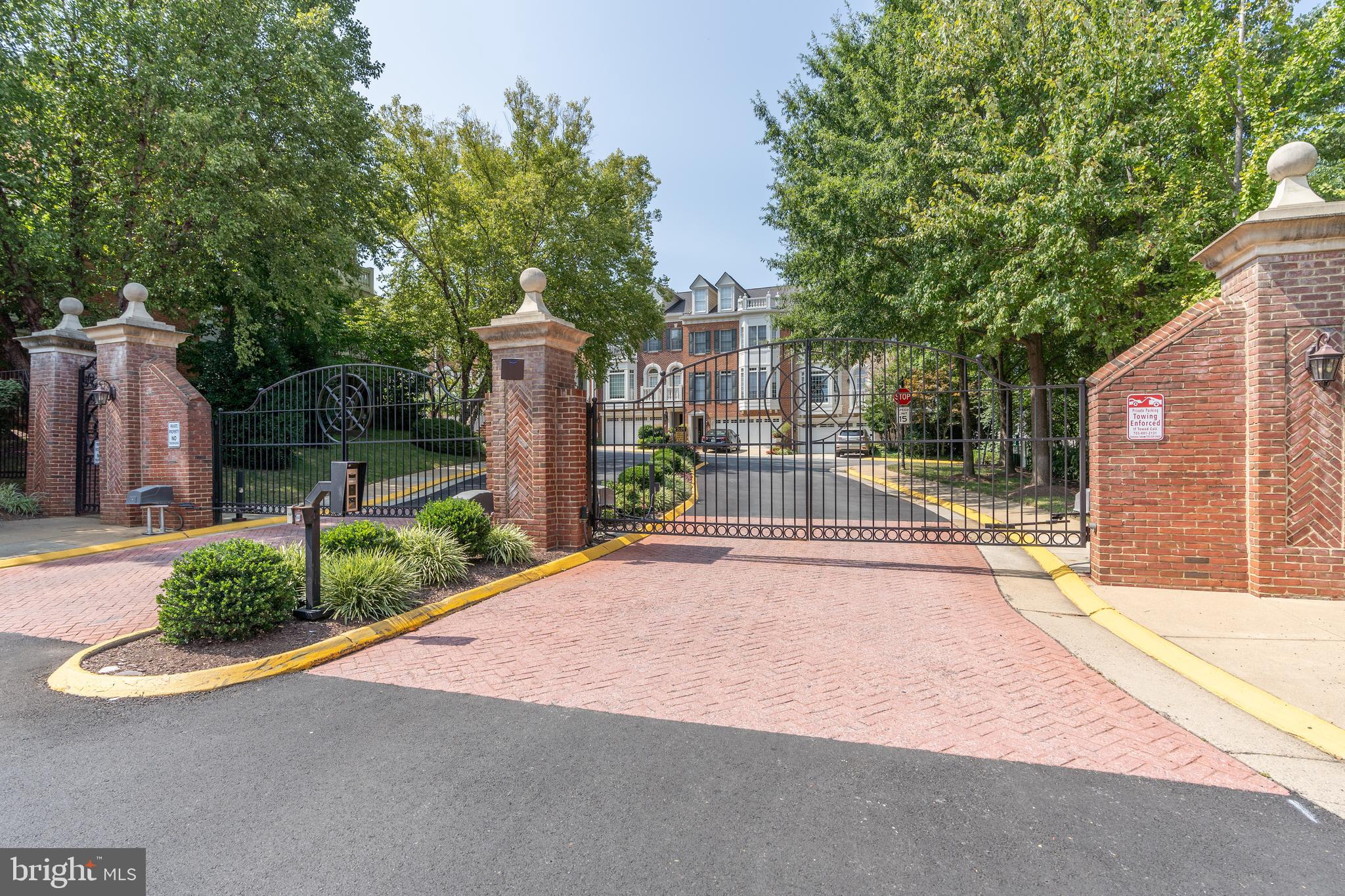 MCLEAN PLACE TOWNHOME - Residential Lease