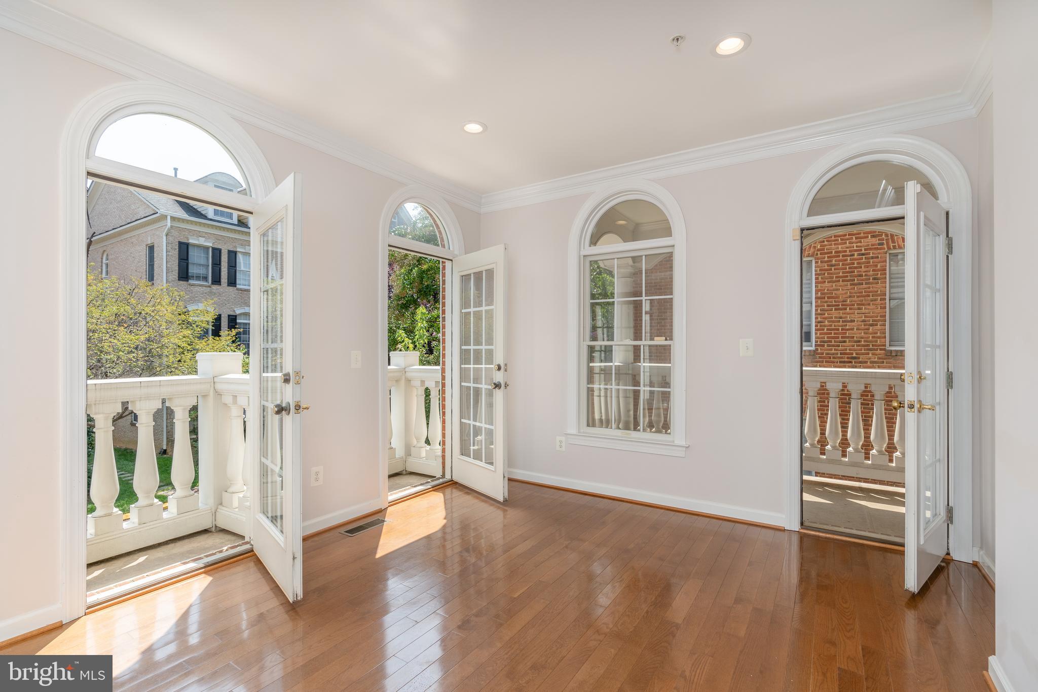 MCLEAN PLACE TOWNHOME - Residential Lease