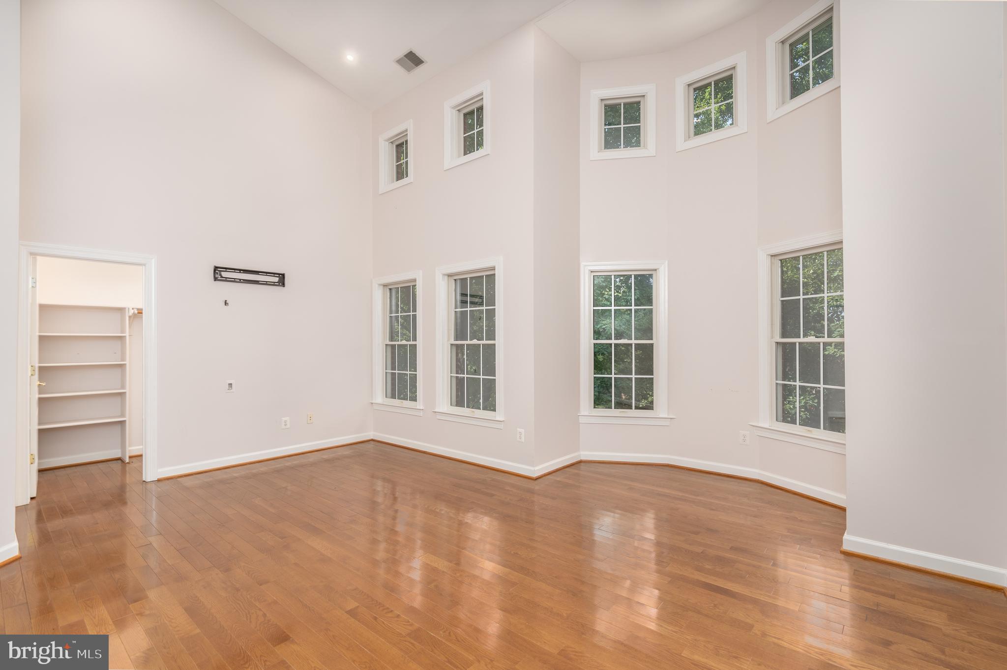 MCLEAN PLACE TOWNHOME - Residential Lease