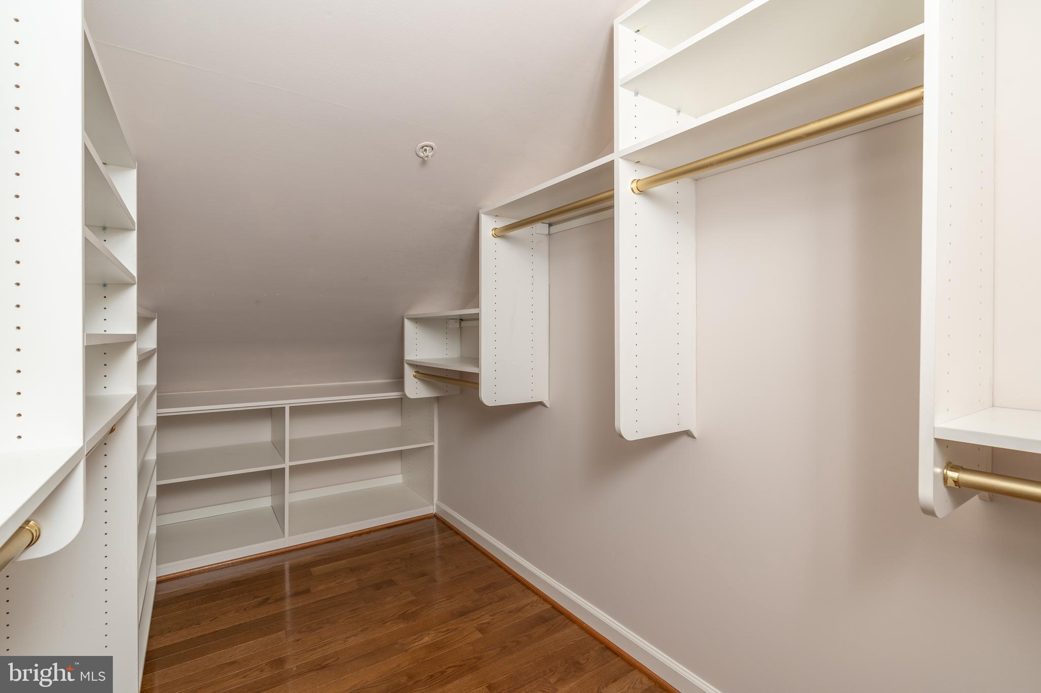 MCLEAN PLACE TOWNHOME - Residential Lease