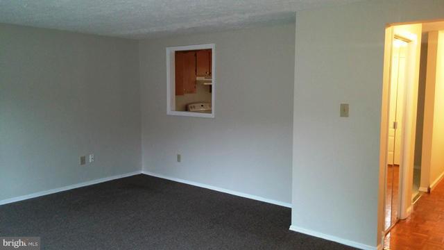 HUNTING QUARTERS - Residential Lease