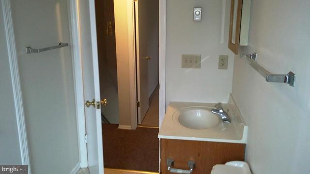 HUNTING QUARTERS - Residential Lease