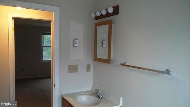 HUNTING QUARTERS - Residential Lease