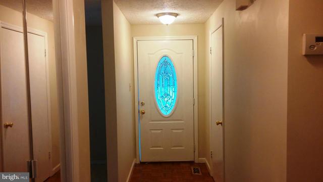 HUNTING QUARTERS - Residential Lease