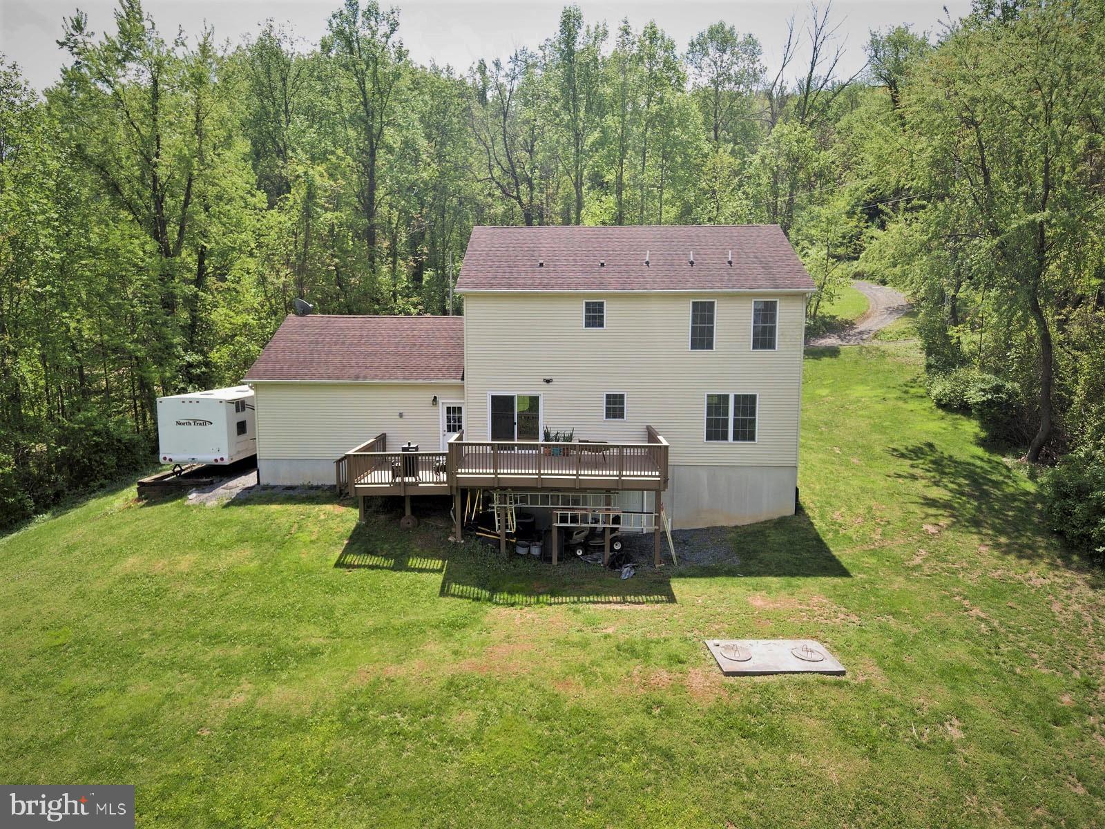 LAKE FRONT ROYAL - Residential