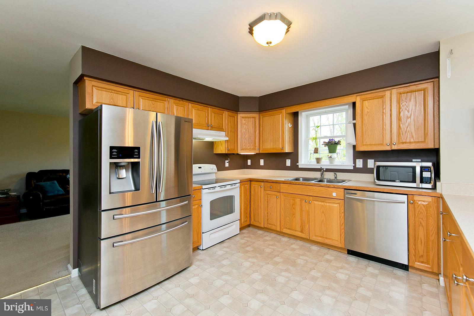 LAKE FRONT ROYAL - Residential