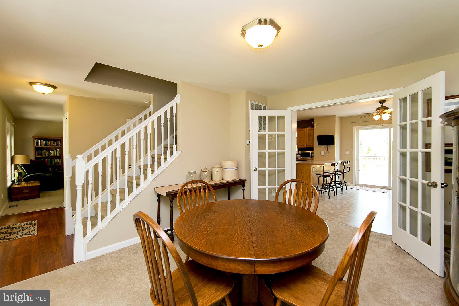 LAKE FRONT ROYAL - Residential