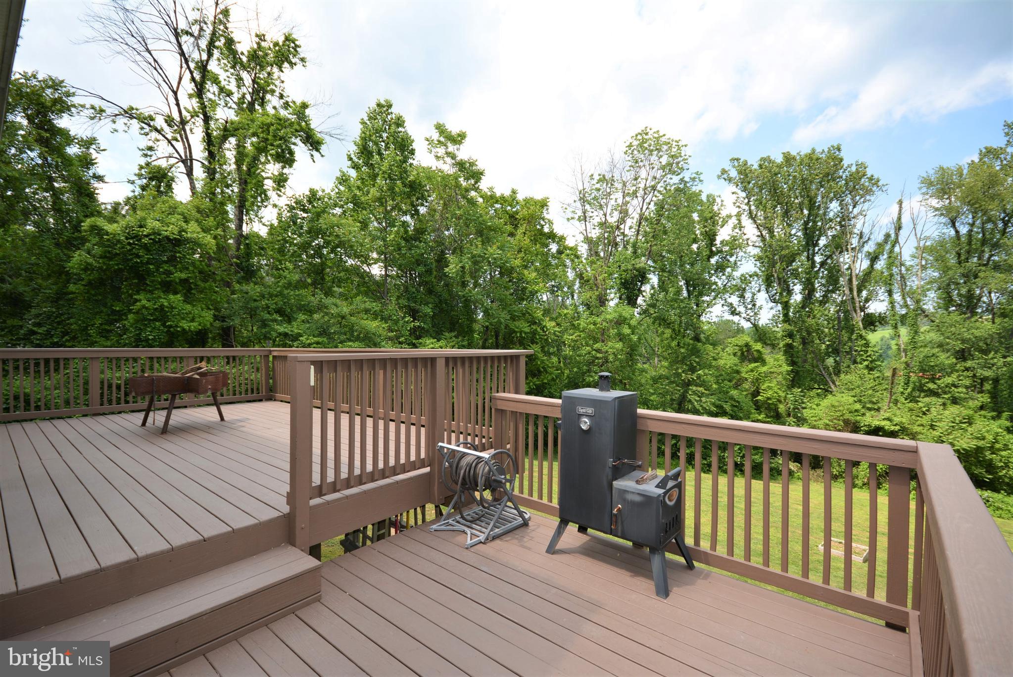 LAKE FRONT ROYAL - Residential