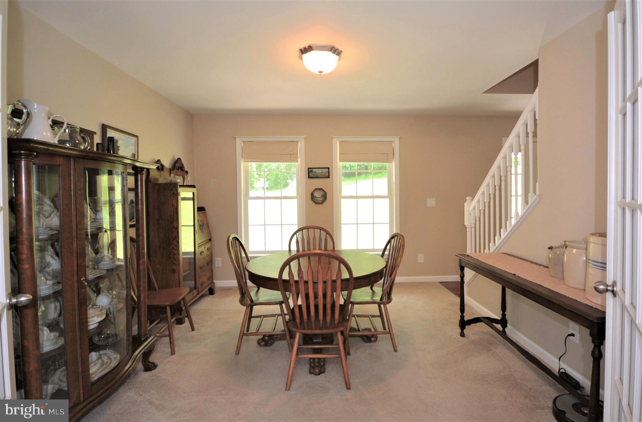 LAKE FRONT ROYAL - Residential