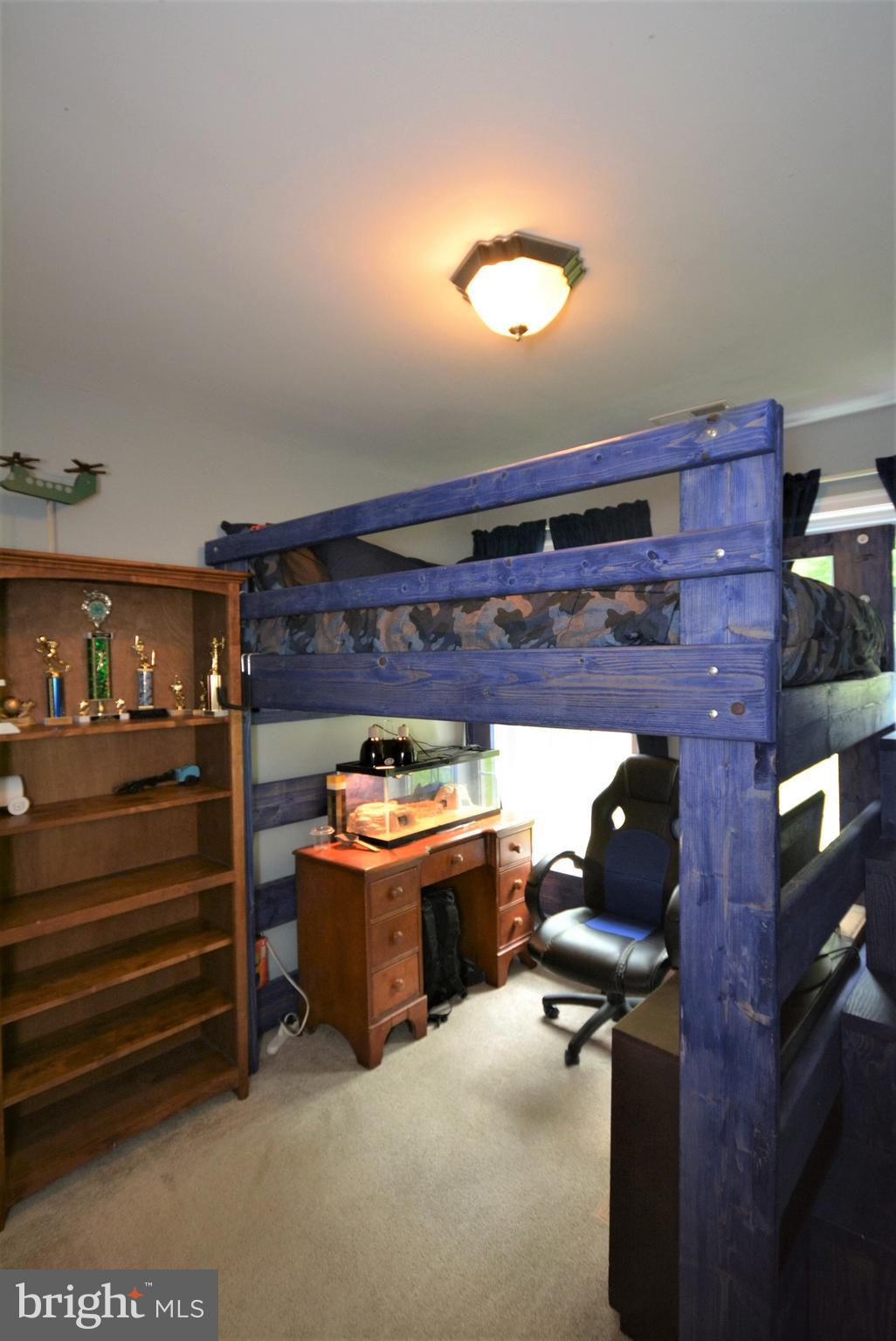 LAKE FRONT ROYAL - Residential