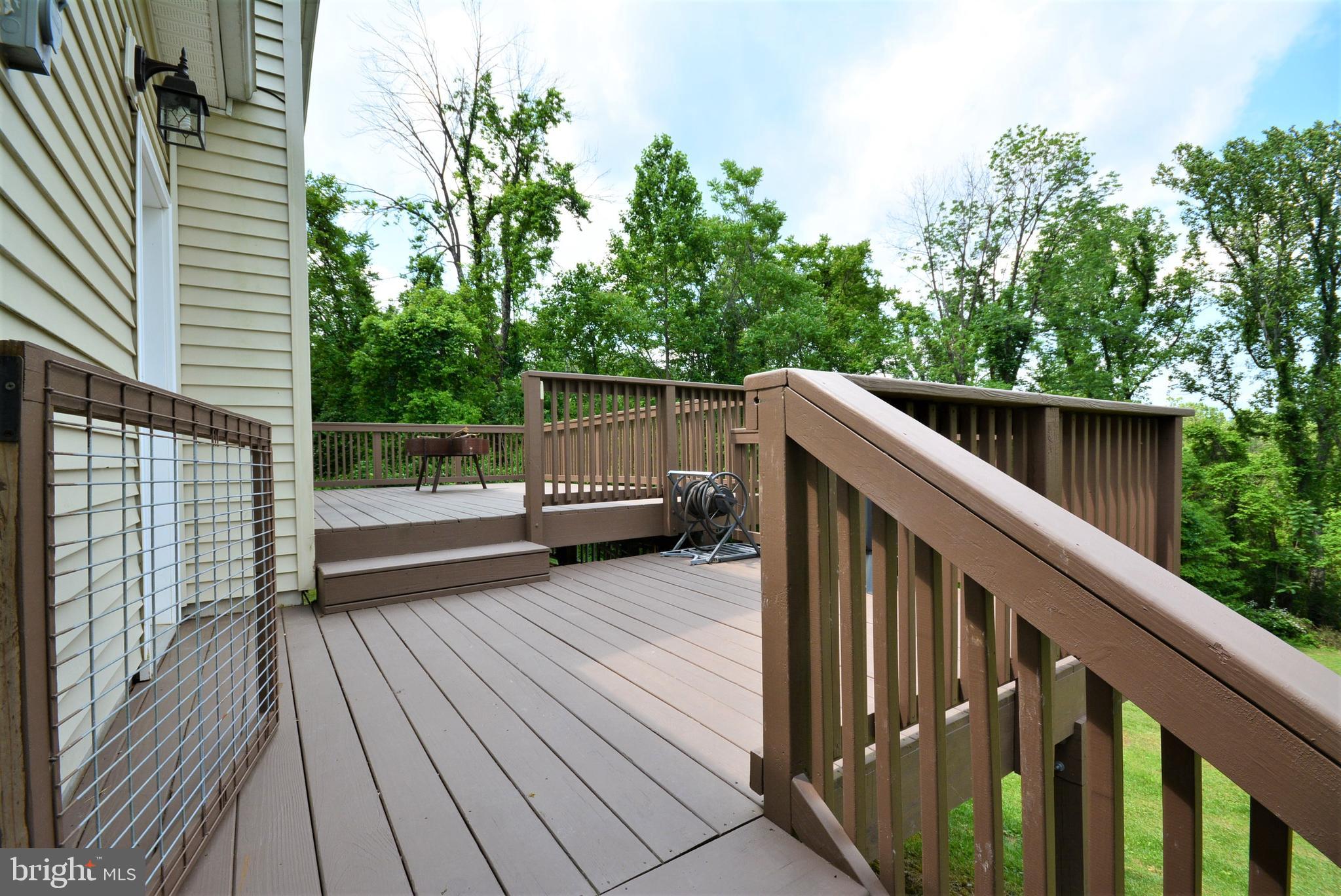 LAKE FRONT ROYAL - Residential