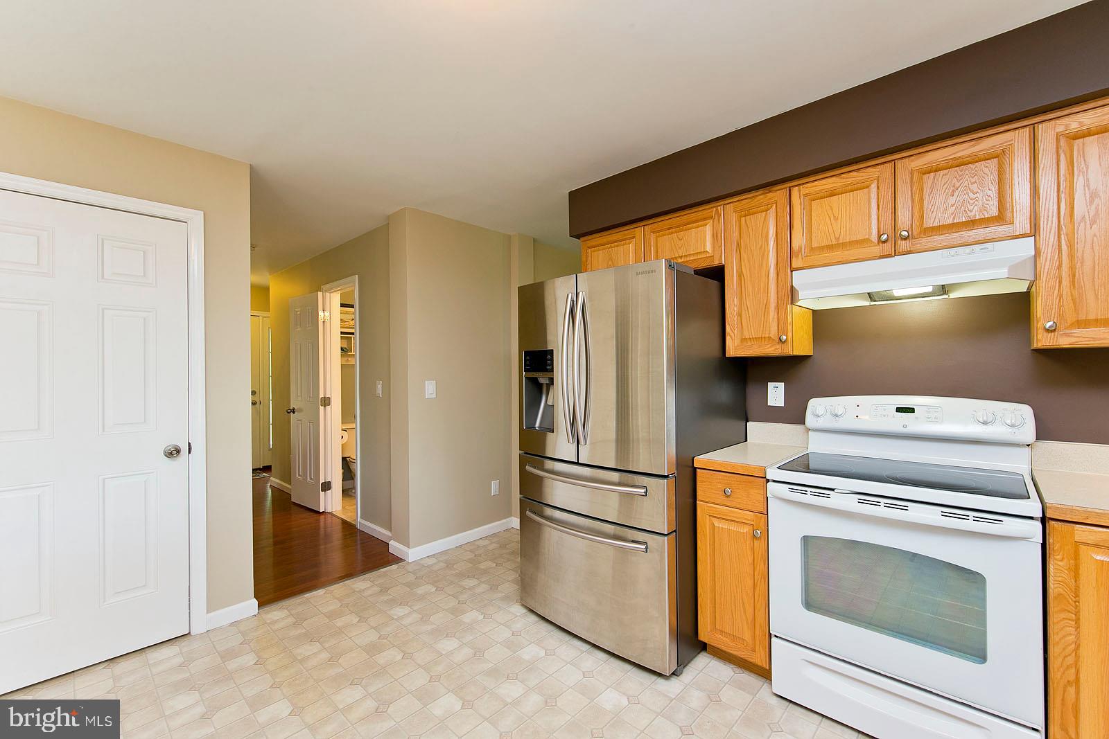 LAKE FRONT ROYAL - Residential