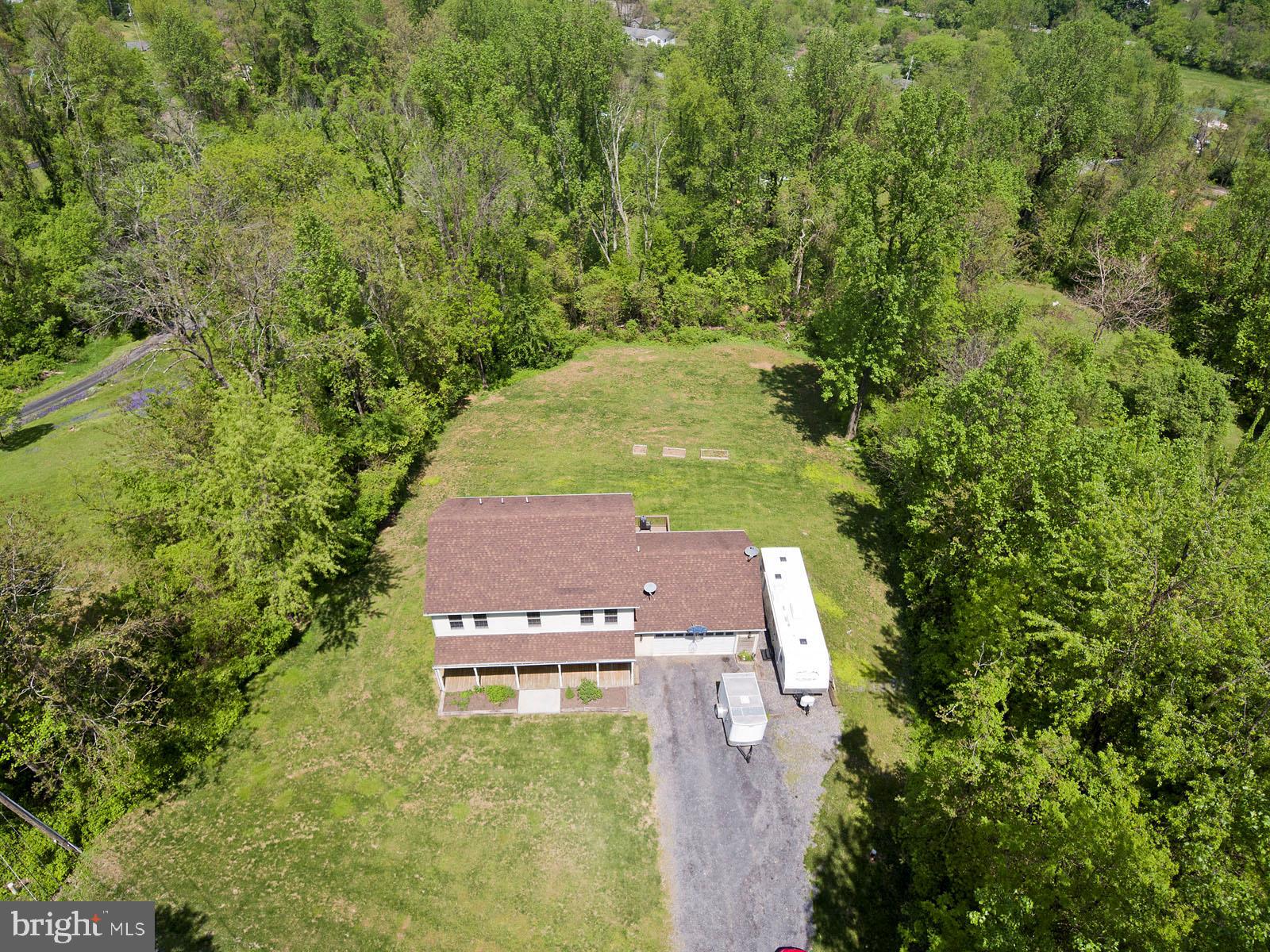LAKE FRONT ROYAL - Residential