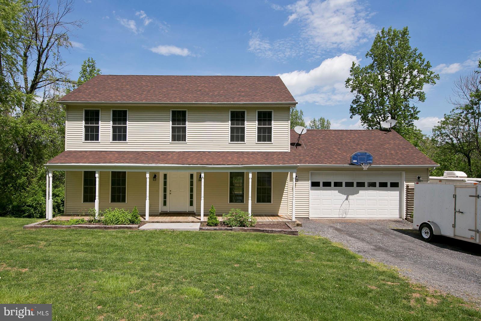 LAKE FRONT ROYAL - Residential