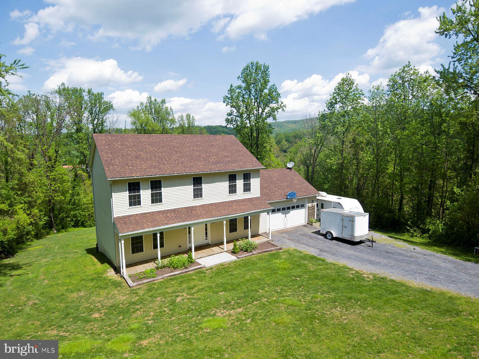 LAKE FRONT ROYAL - Residential