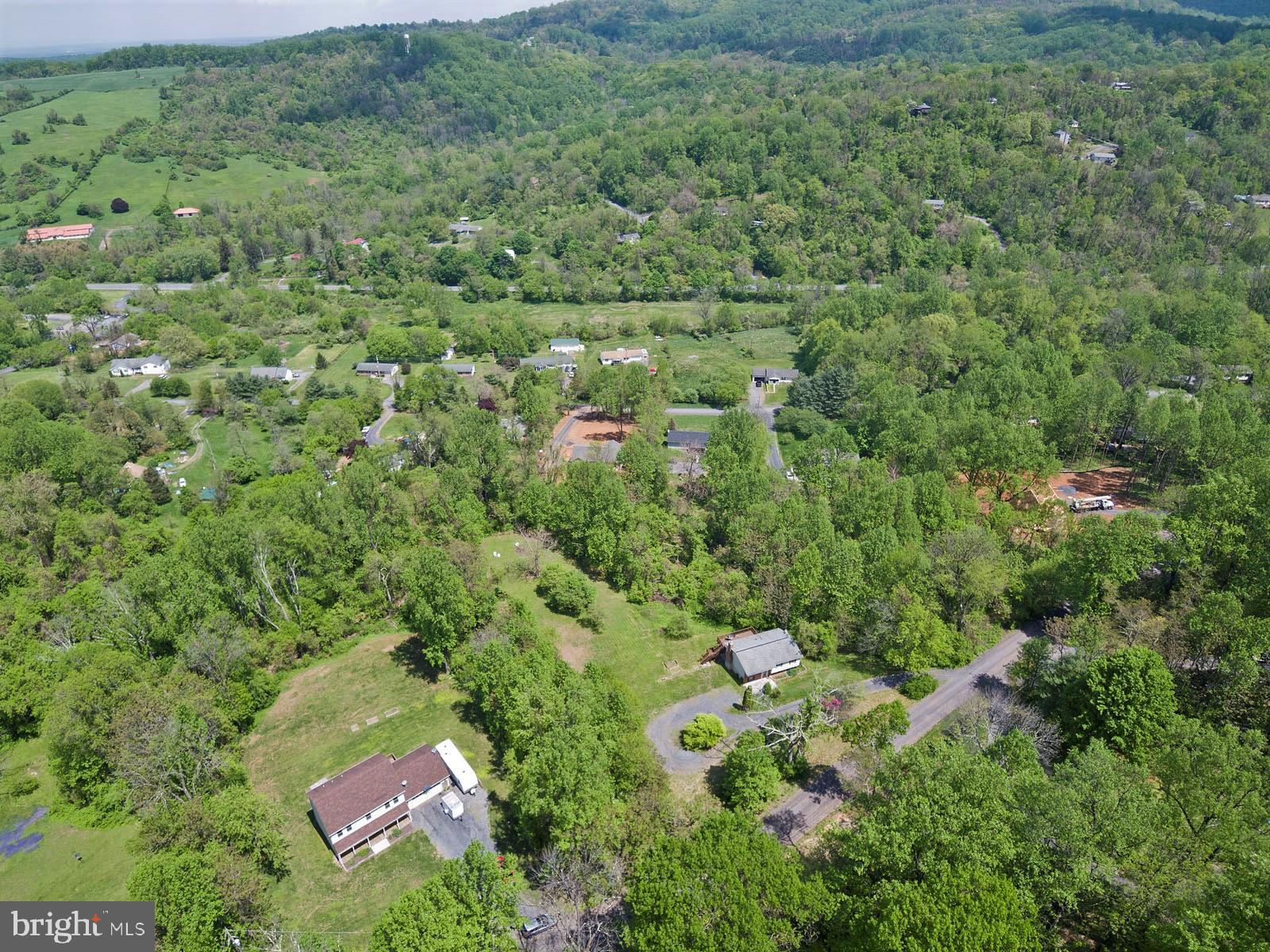 LAKE FRONT ROYAL - Residential