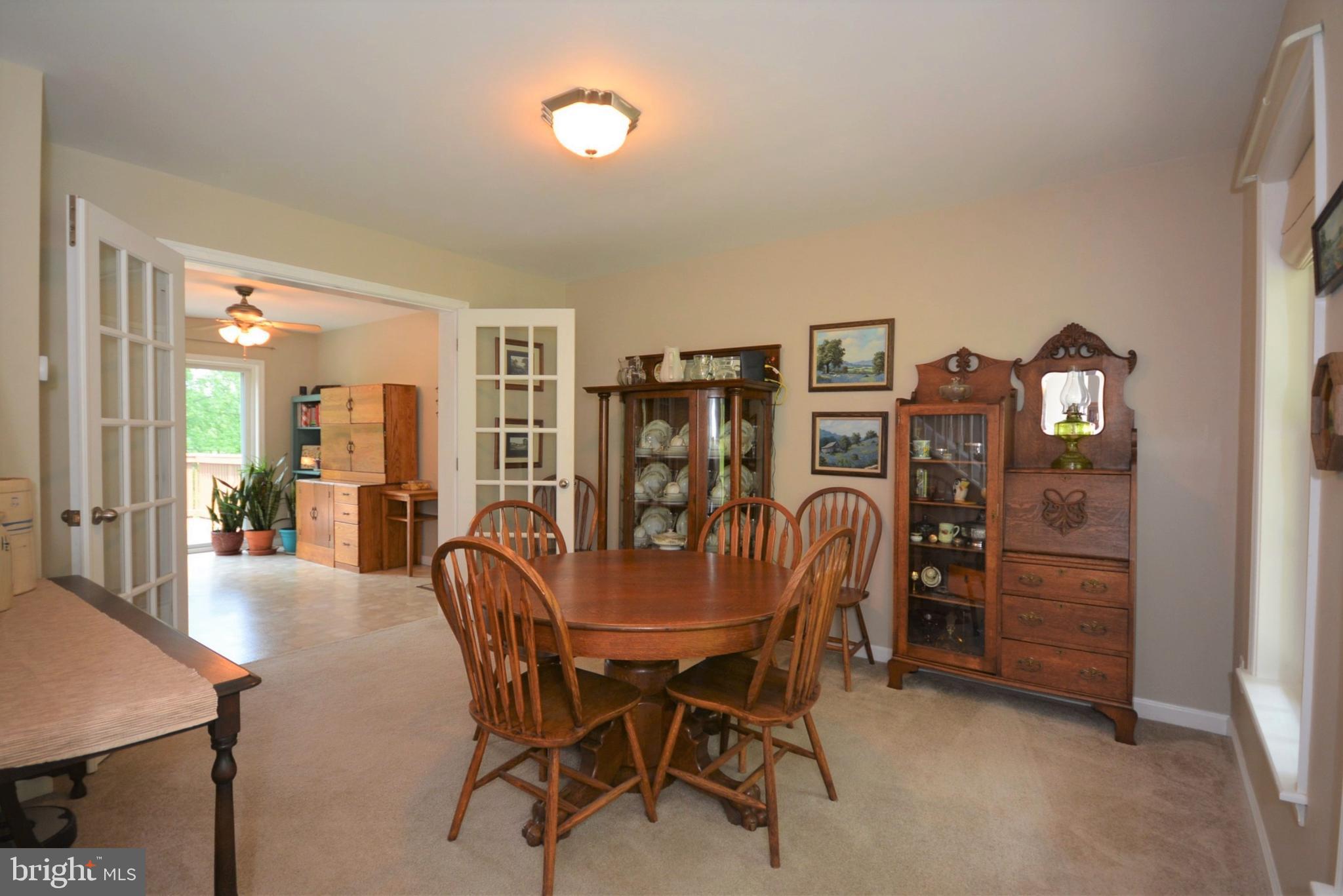 LAKE FRONT ROYAL - Residential