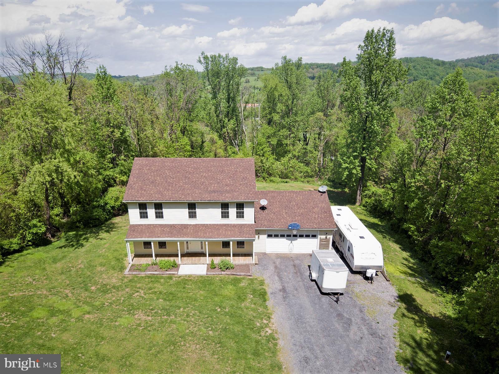 LAKE FRONT ROYAL - Residential