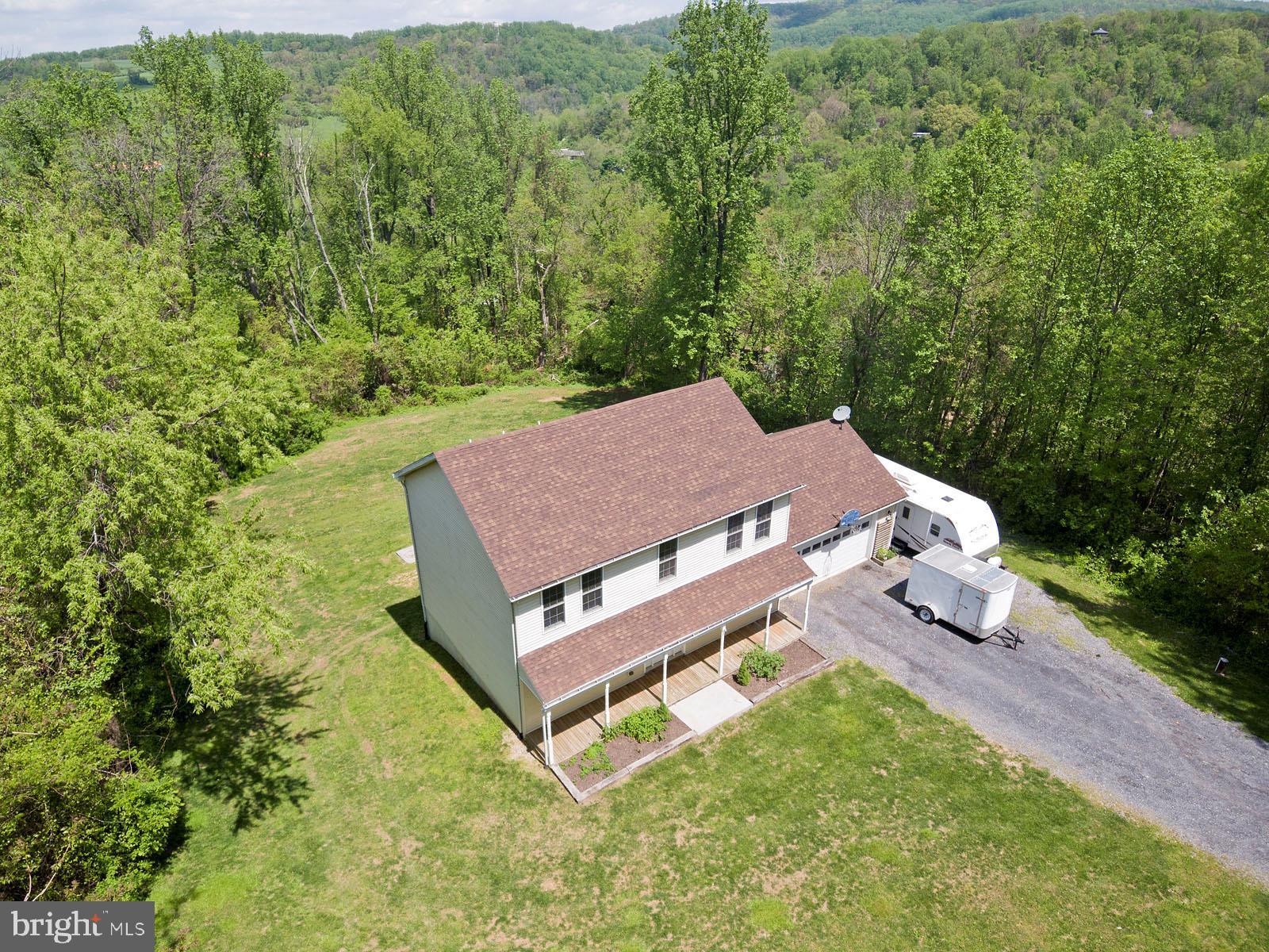 LAKE FRONT ROYAL - Residential