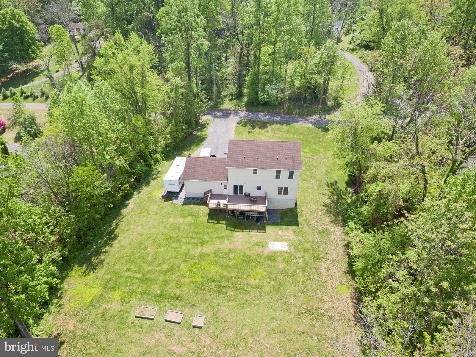 LAKE FRONT ROYAL - Residential