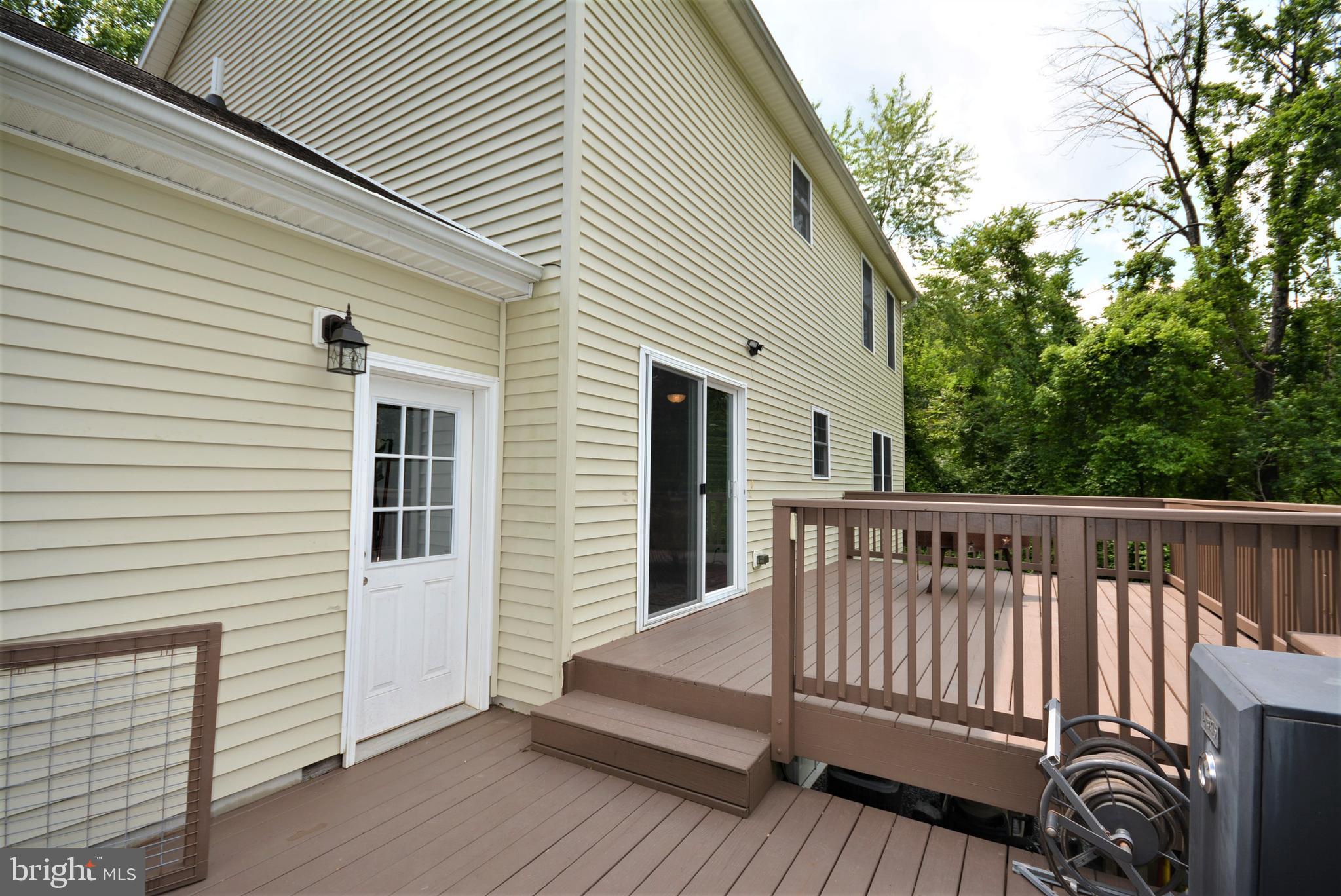 LAKE FRONT ROYAL - Residential