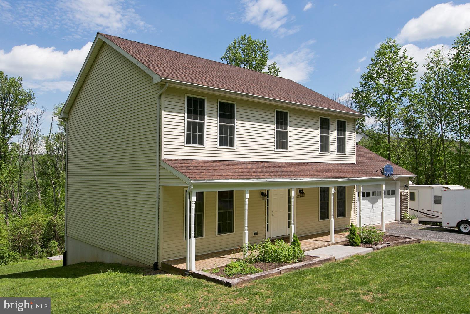 LAKE FRONT ROYAL - Residential