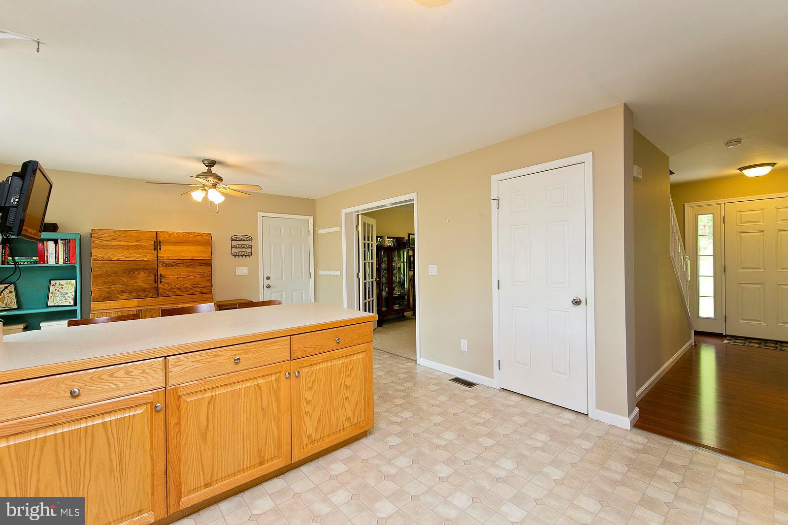 LAKE FRONT ROYAL - Residential