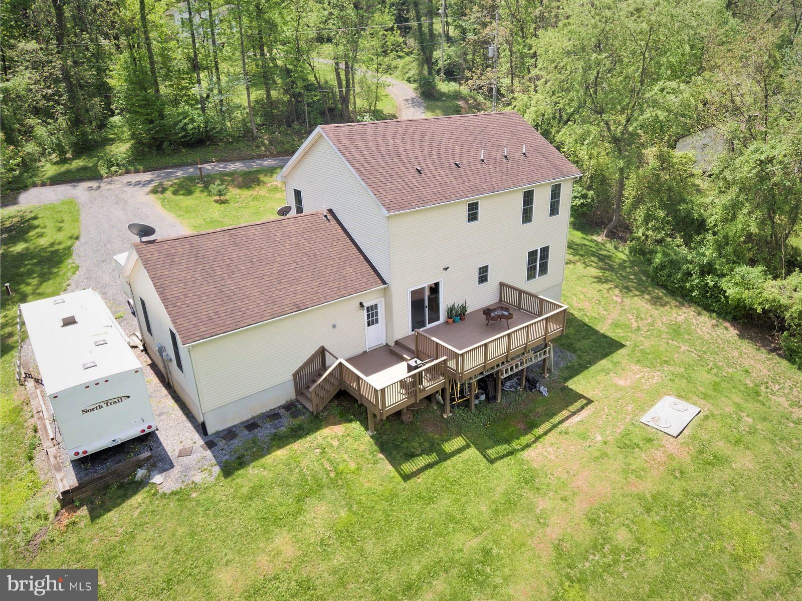 LAKE FRONT ROYAL - Residential