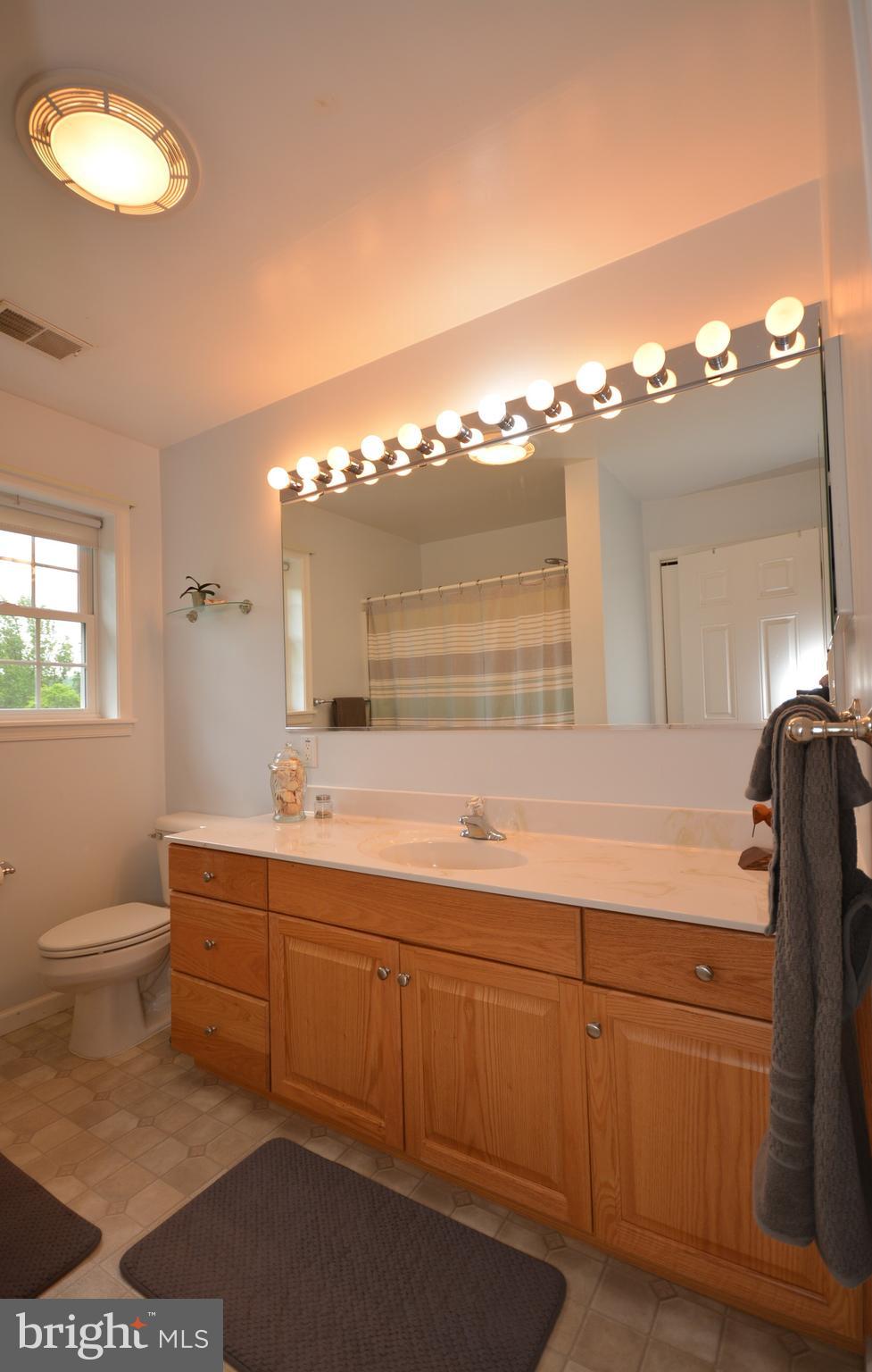 LAKE FRONT ROYAL - Residential