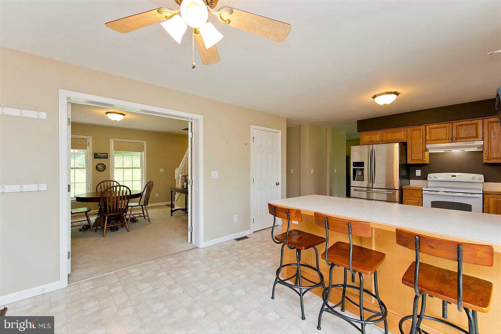 LAKE FRONT ROYAL - Residential