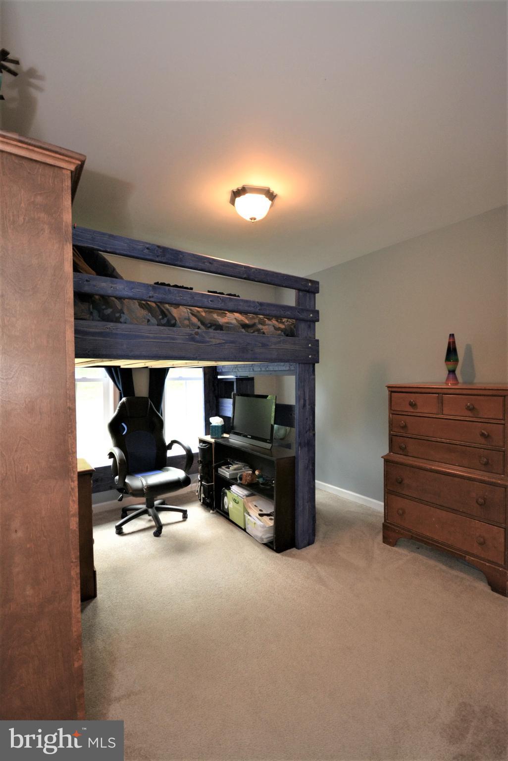 LAKE FRONT ROYAL - Residential