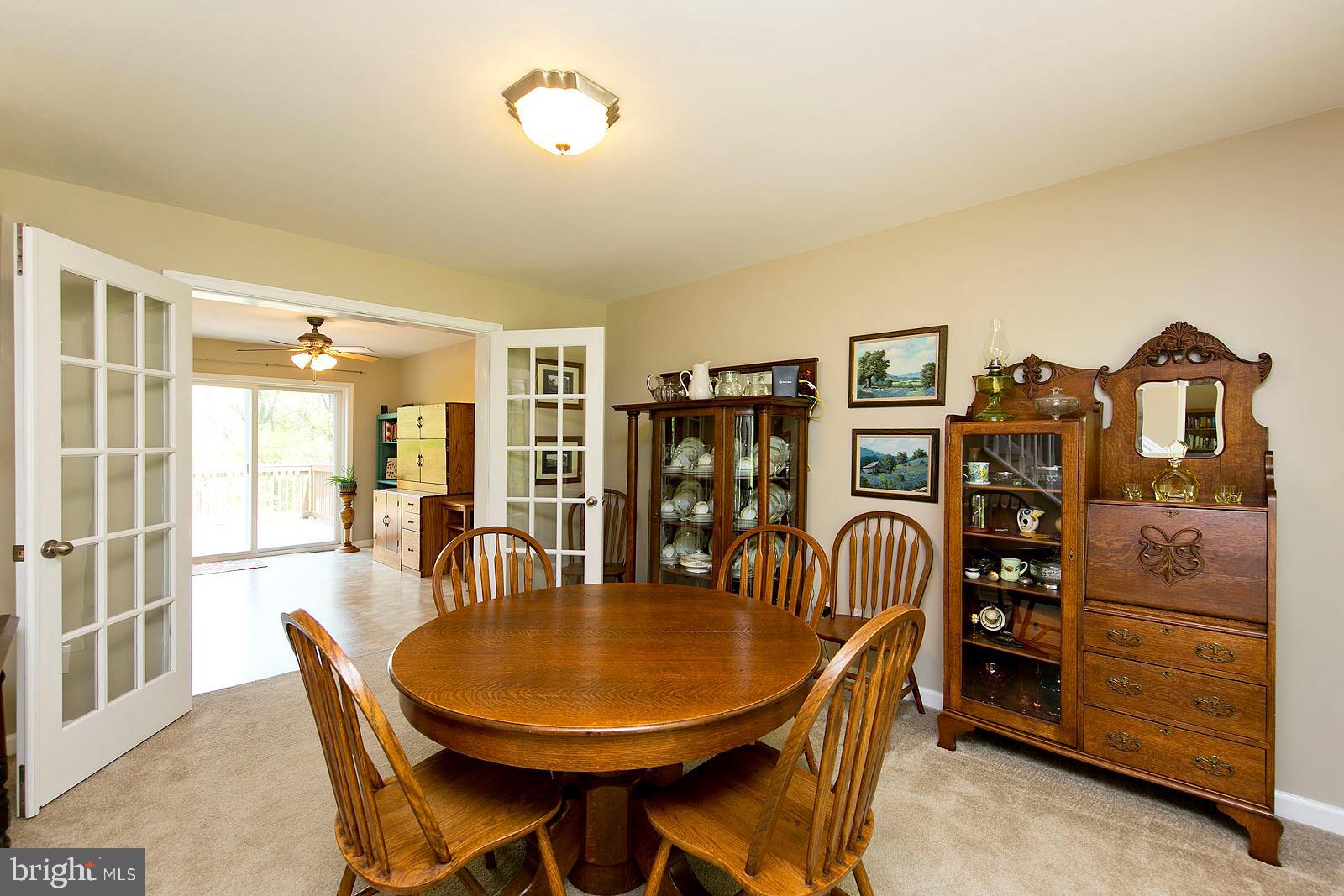 LAKE FRONT ROYAL - Residential