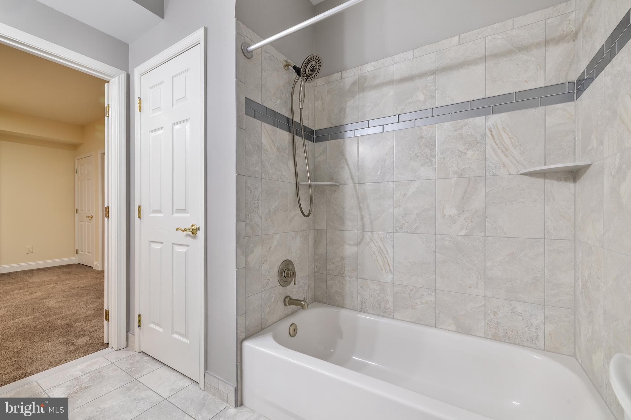 POTOMAC GLEN - Residential