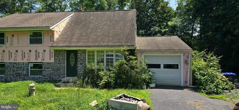 1312 COLLEGE HILL DRIVE THORNTON PA 19373