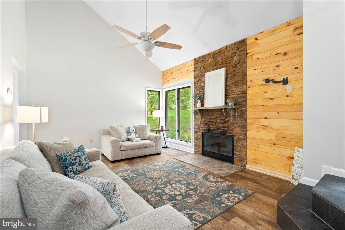 6816 BALMORAL COURT