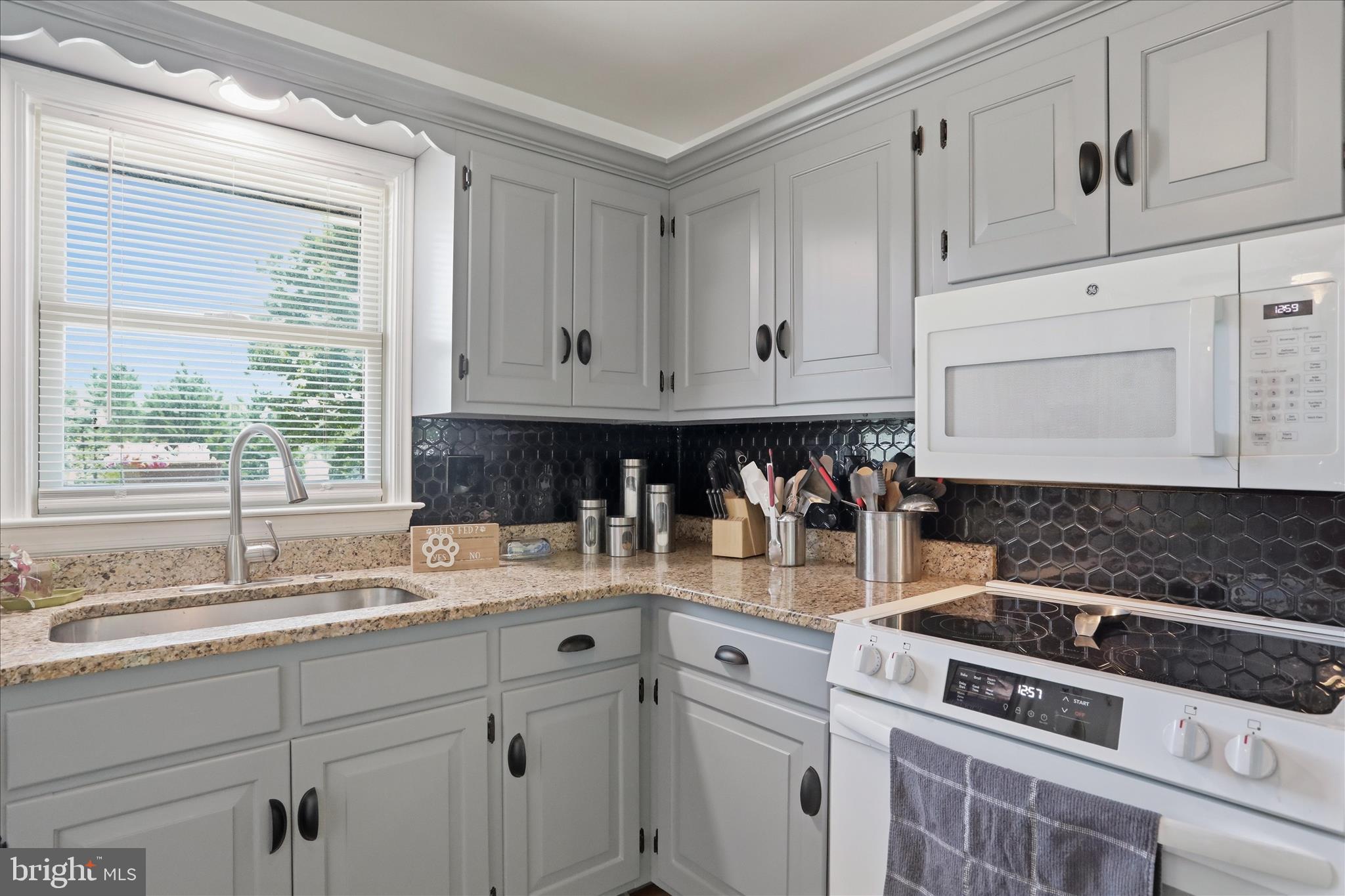 COOL HOLLOW ESTATES - Residential