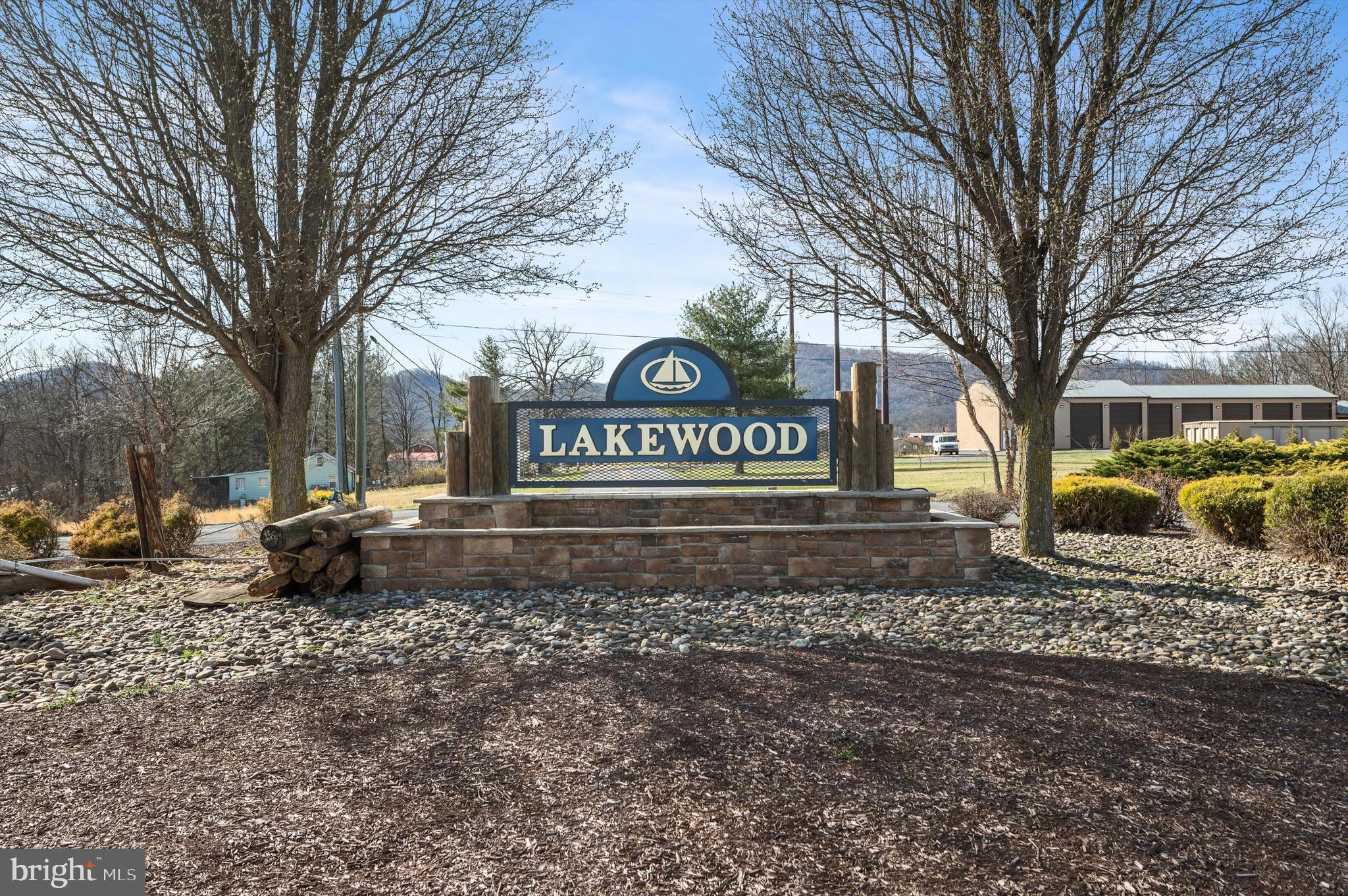 LAKEWOOD - Residential