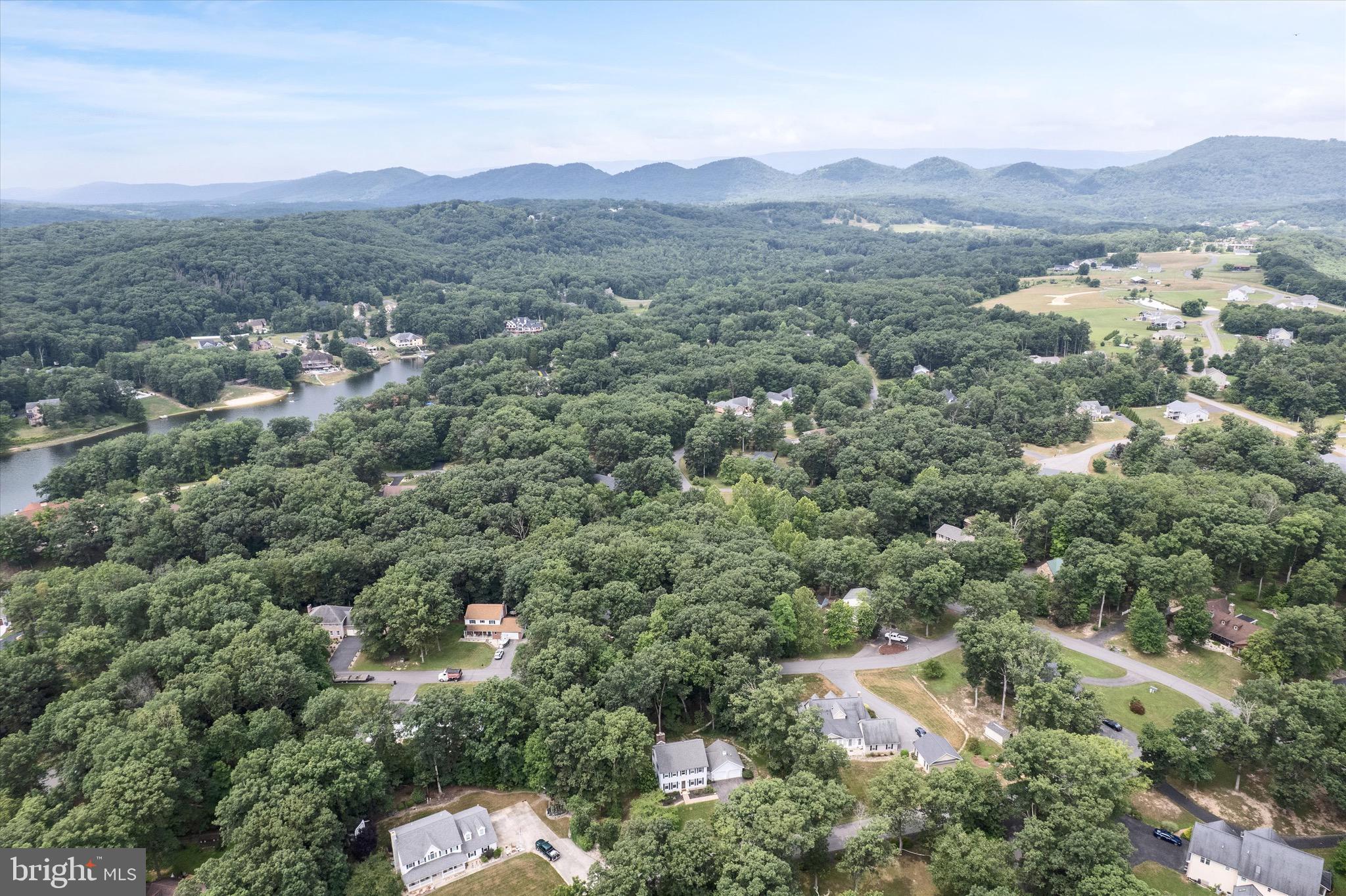 311 LAKESIDE LOOP