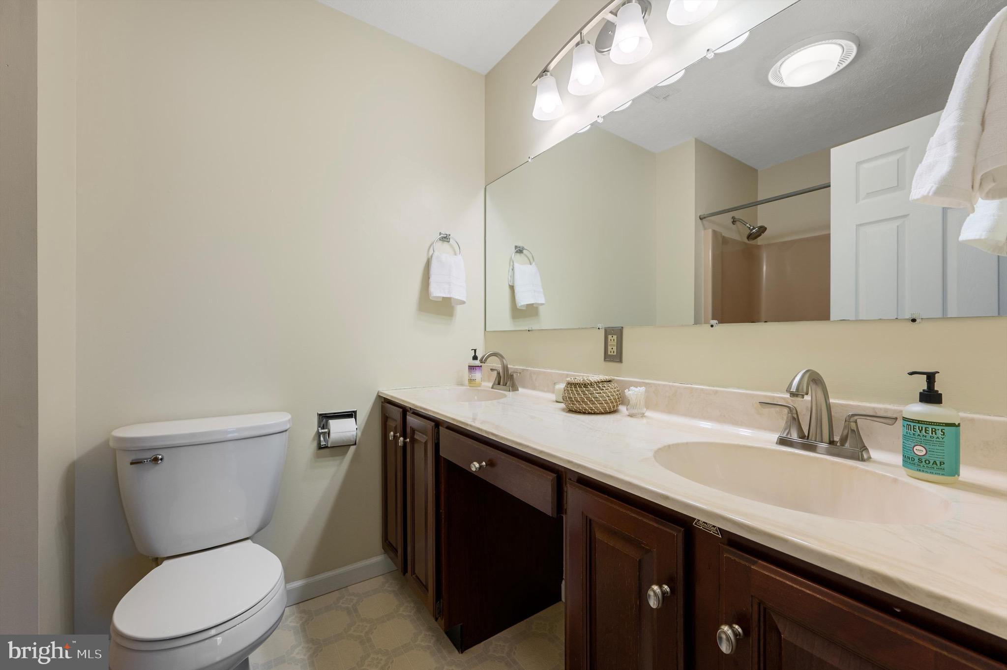 LAKEWOOD - Residential