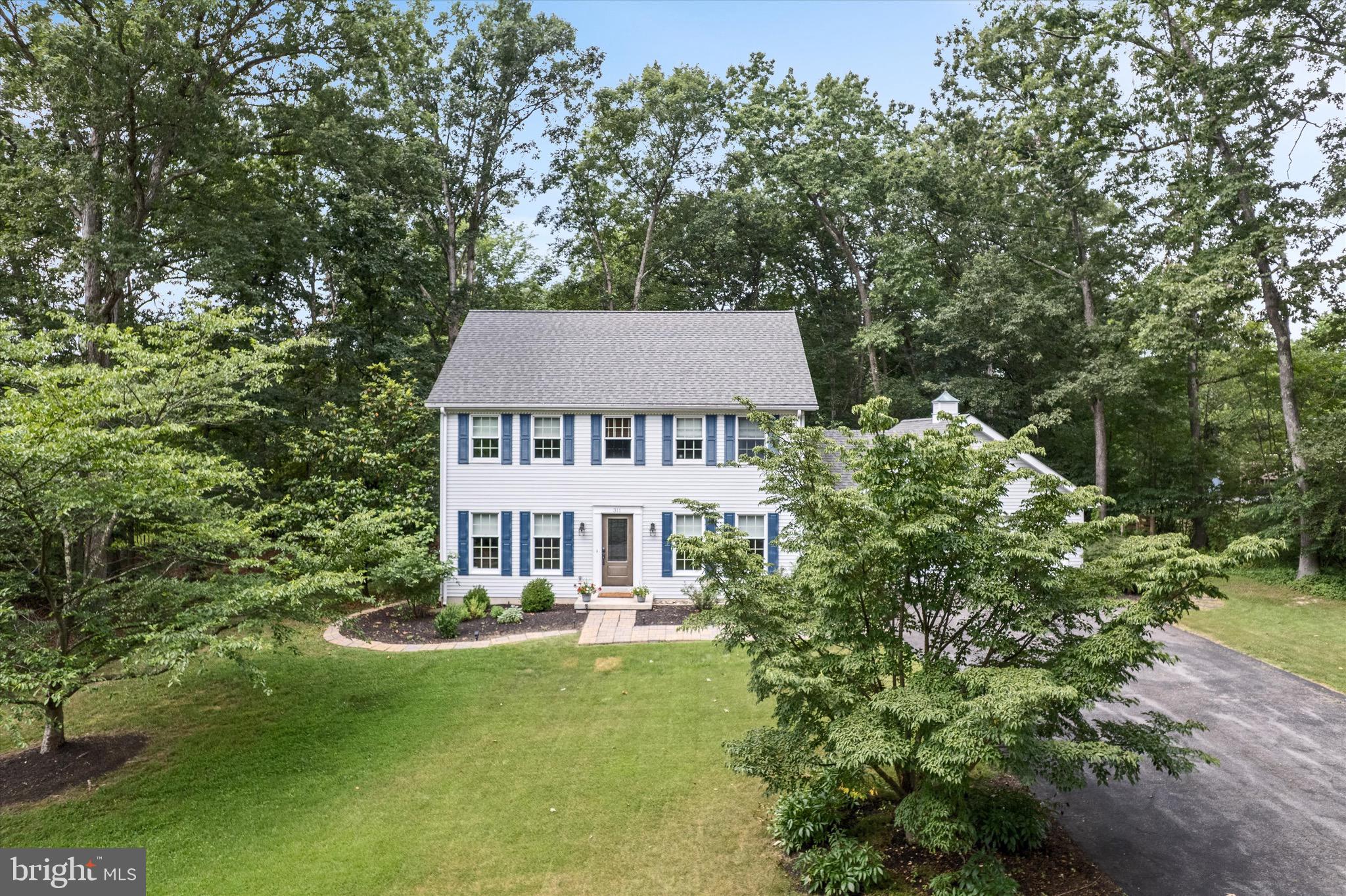311 LAKESIDE LOOP