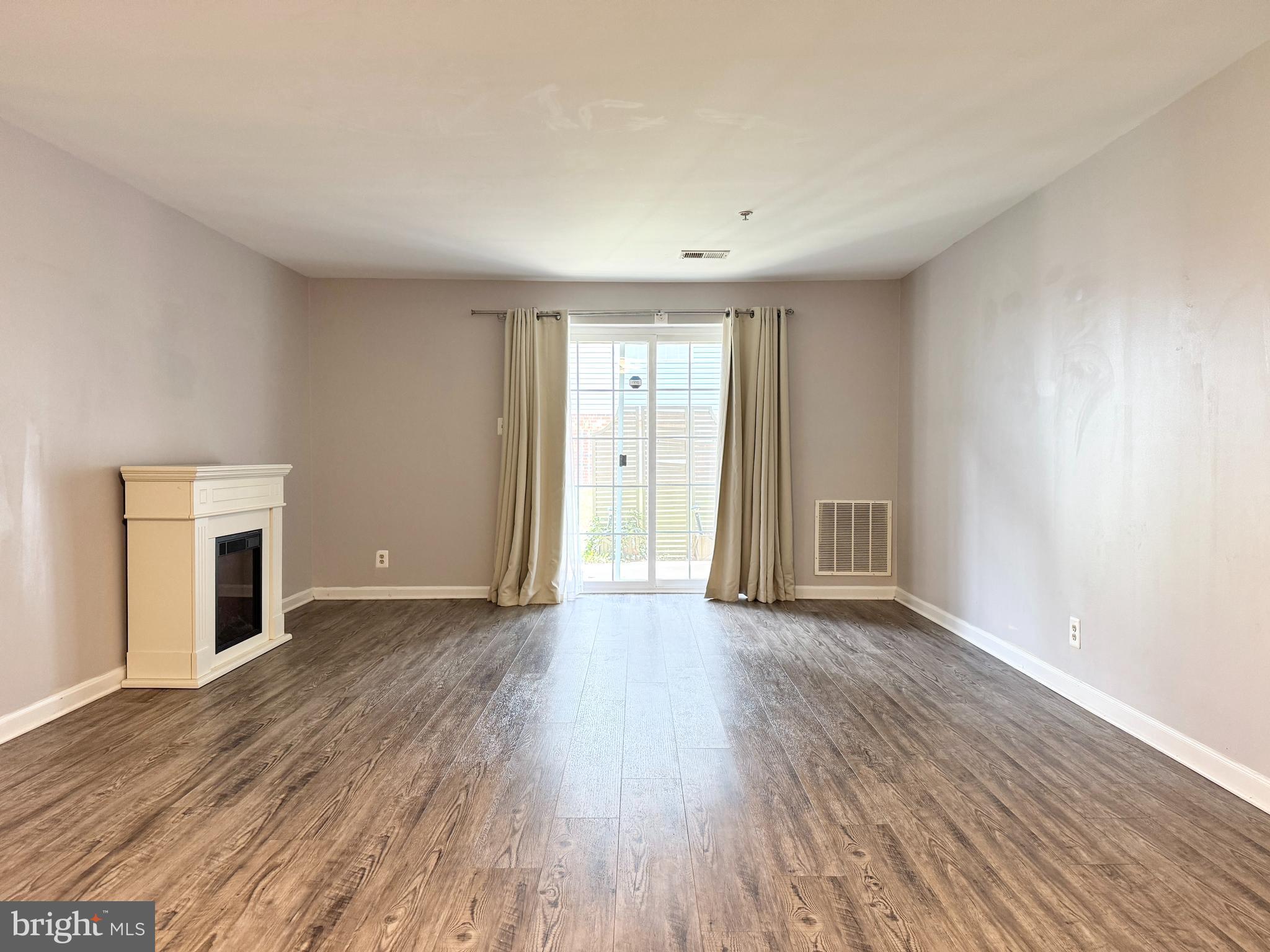 SUNNINGDALE MEADOWS - Residential Lease