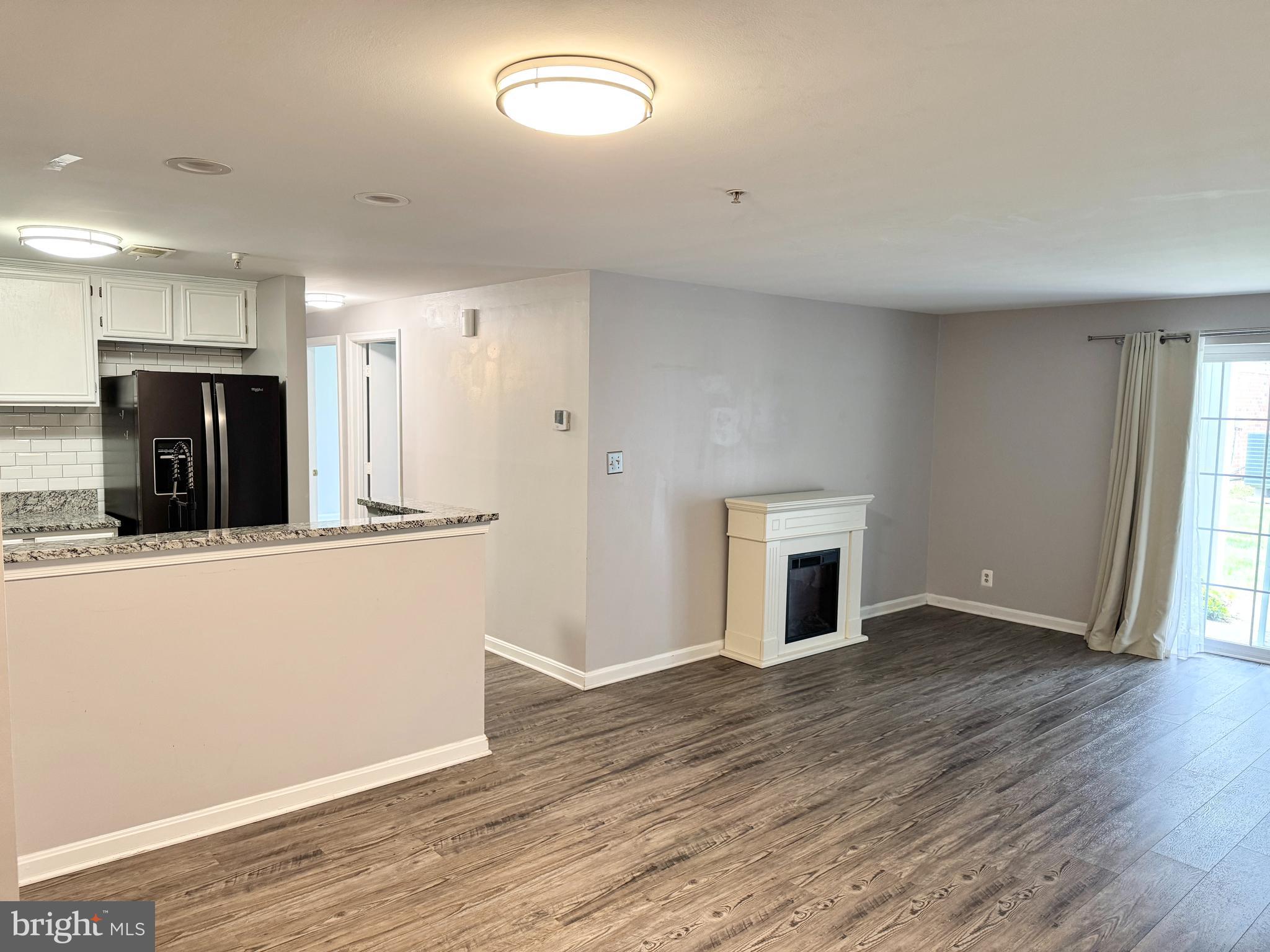 SUNNINGDALE MEADOWS - Residential Lease