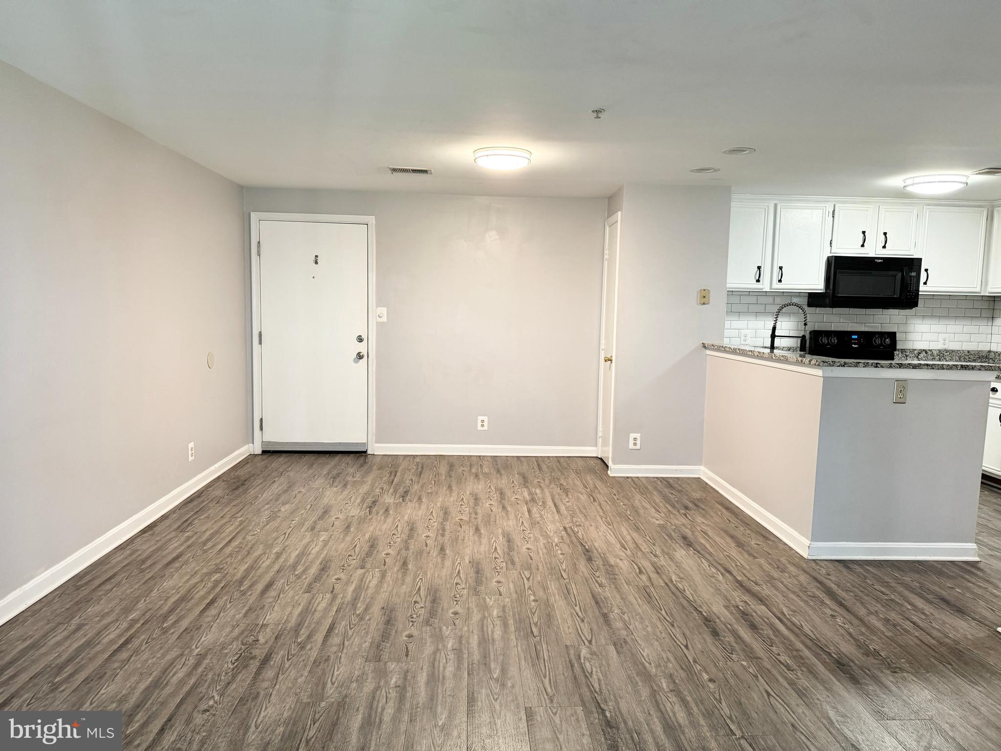 SUNNINGDALE MEADOWS - Residential Lease