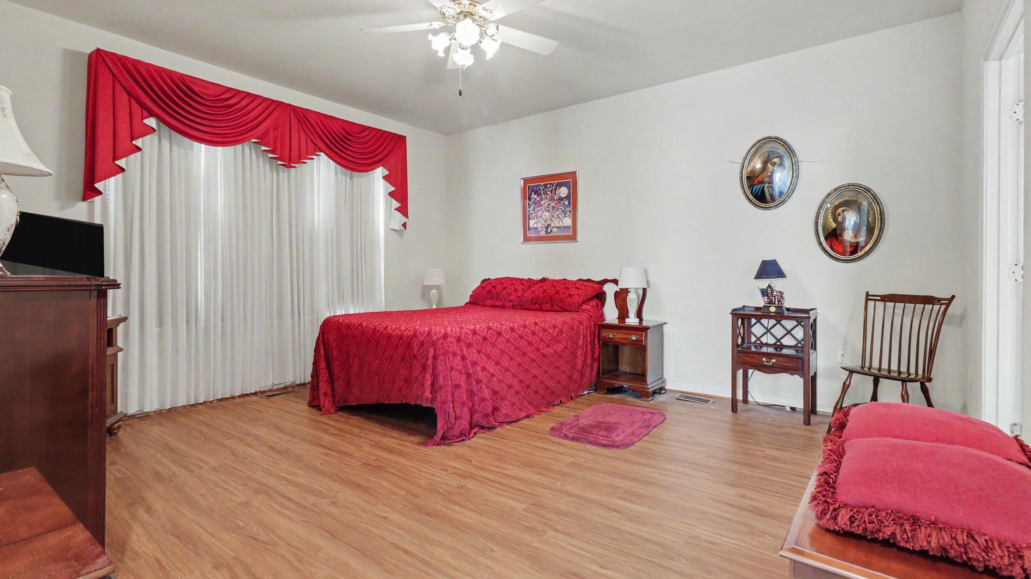 12900 BARRONS REACH LANE