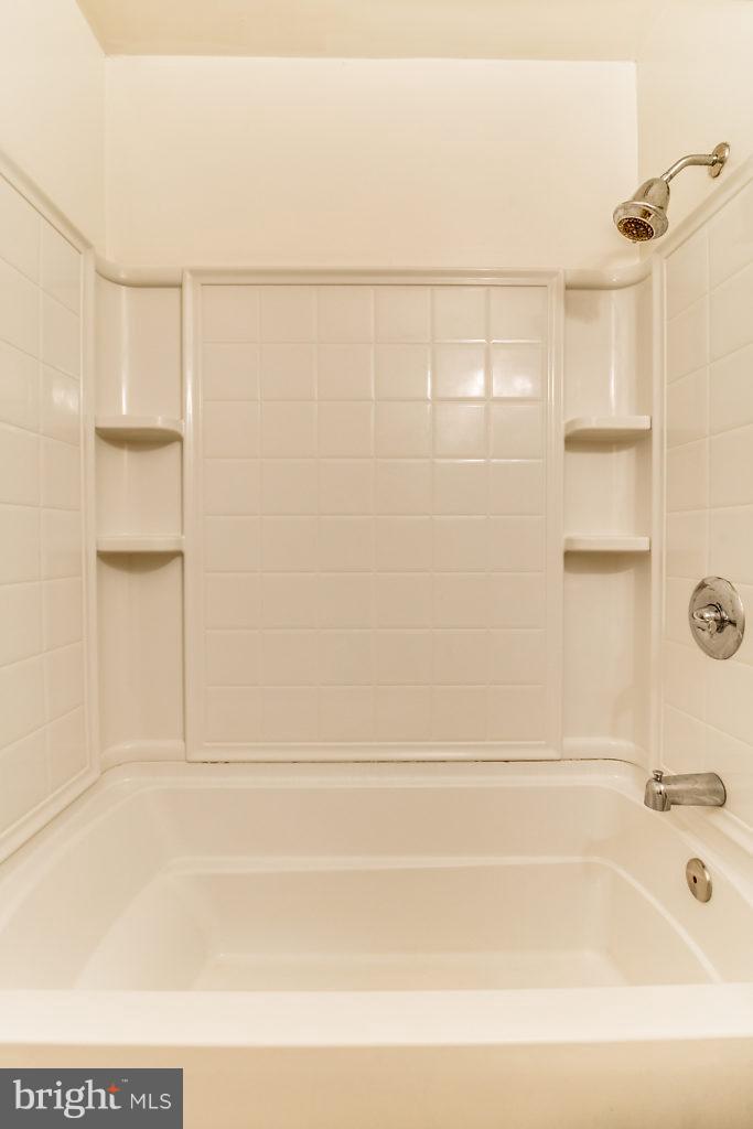 FAIRFAX PLAZA - Residential Lease