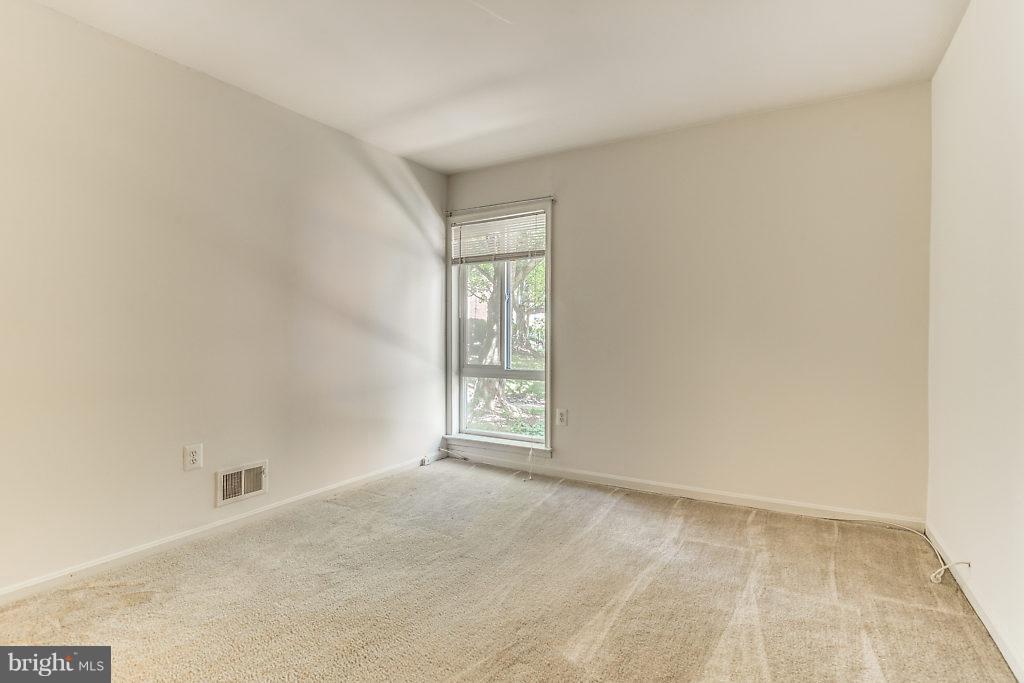 FAIRFAX PLAZA - Residential Lease