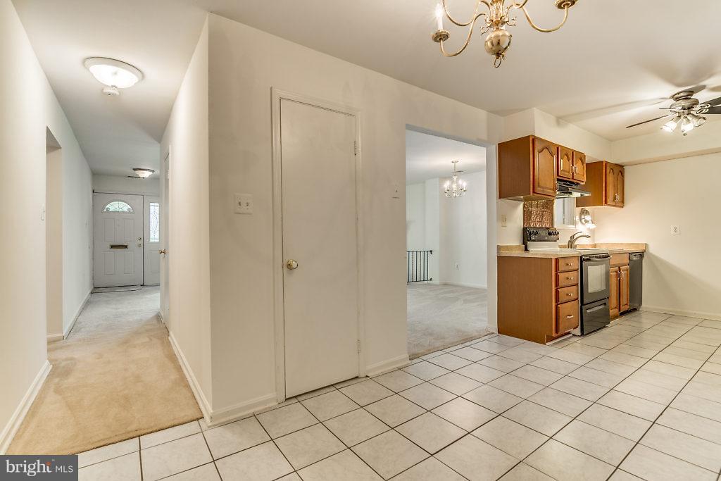 FAIRFAX PLAZA - Residential Lease