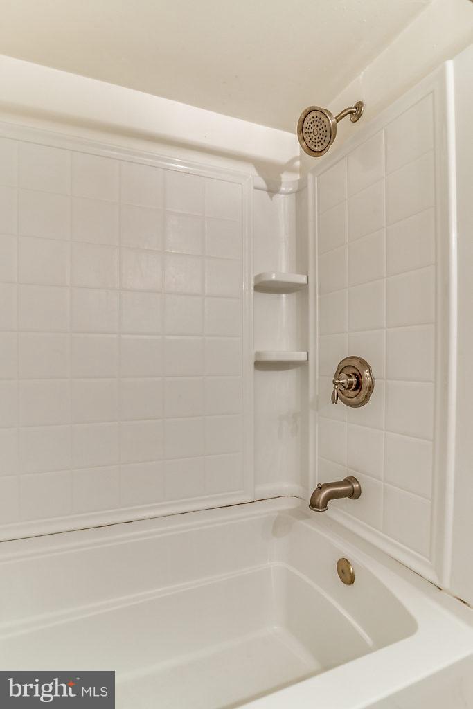 FAIRFAX PLAZA - Residential Lease